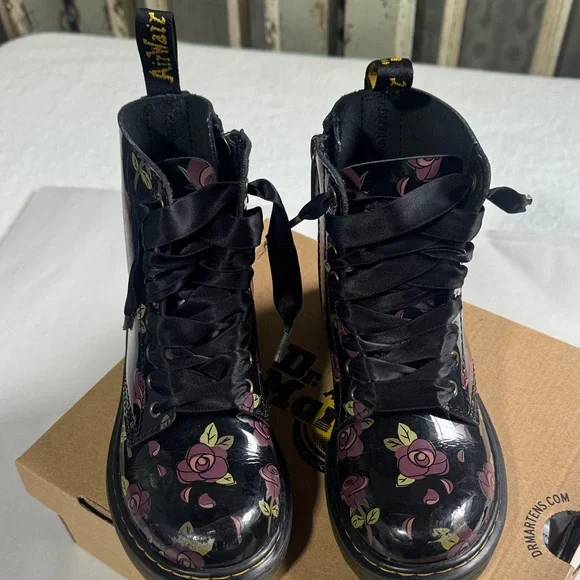 Dr. Martens | 1460 Pascal J Boots | Decayed Rose Child US 13 - Picture 2 of 16